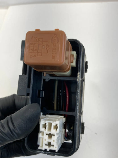 2003-2008 INFINITI FX35 3.5L DEFOGGER ACC BRAKE FUSE RELAY BOX OEM
