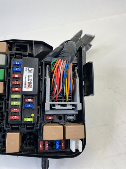 2014 2015 2016 Hyundai Elantra 1.8L Engine Relay Fuse Box Junction 91950-3X510