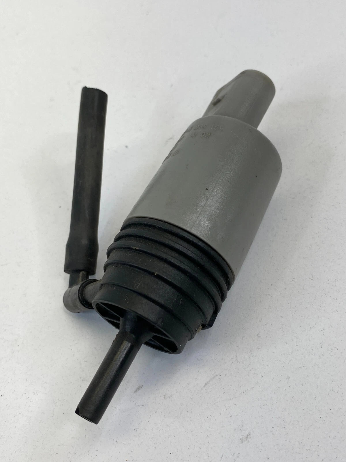 2004-2010 BMW X3 FRONT WINDSHIELD WASHER WASH PUMP 67126934159