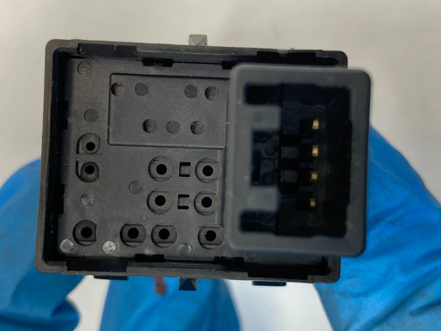 2007-2012 MITSUBISHI GALANT FRONT RIGHT PASSENGER SIDE DOOR LOCK CONTROL SWITCH