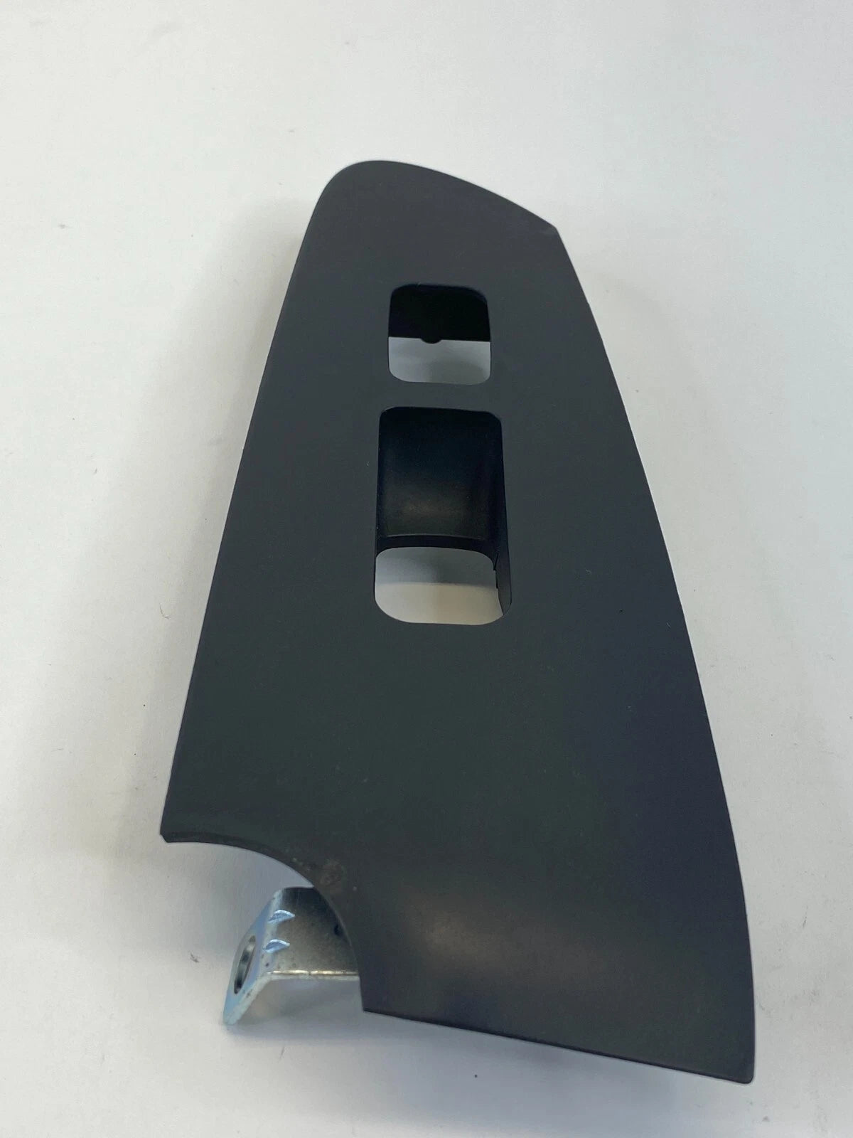 2010-2013 KIA FORTE FRONT RIGHT PASSENGER WINDOW SWITCH TRIM BEZEL 201006192