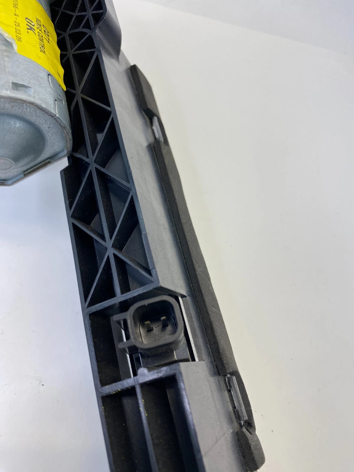 2009-2012 FORD FLEX LIMITED REAR STOP LAMP BRAKE LIGHT WIPER MOTOR ASSEMBLY OEM