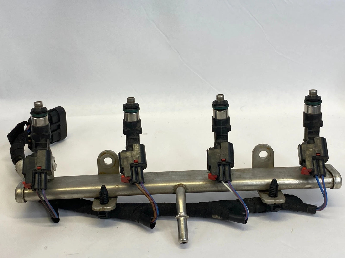 2012-2017 FIAT 500 1.4L ENGINE FUEL INJECTOR RAIL WITH INJECTORS OEM 0280158262
