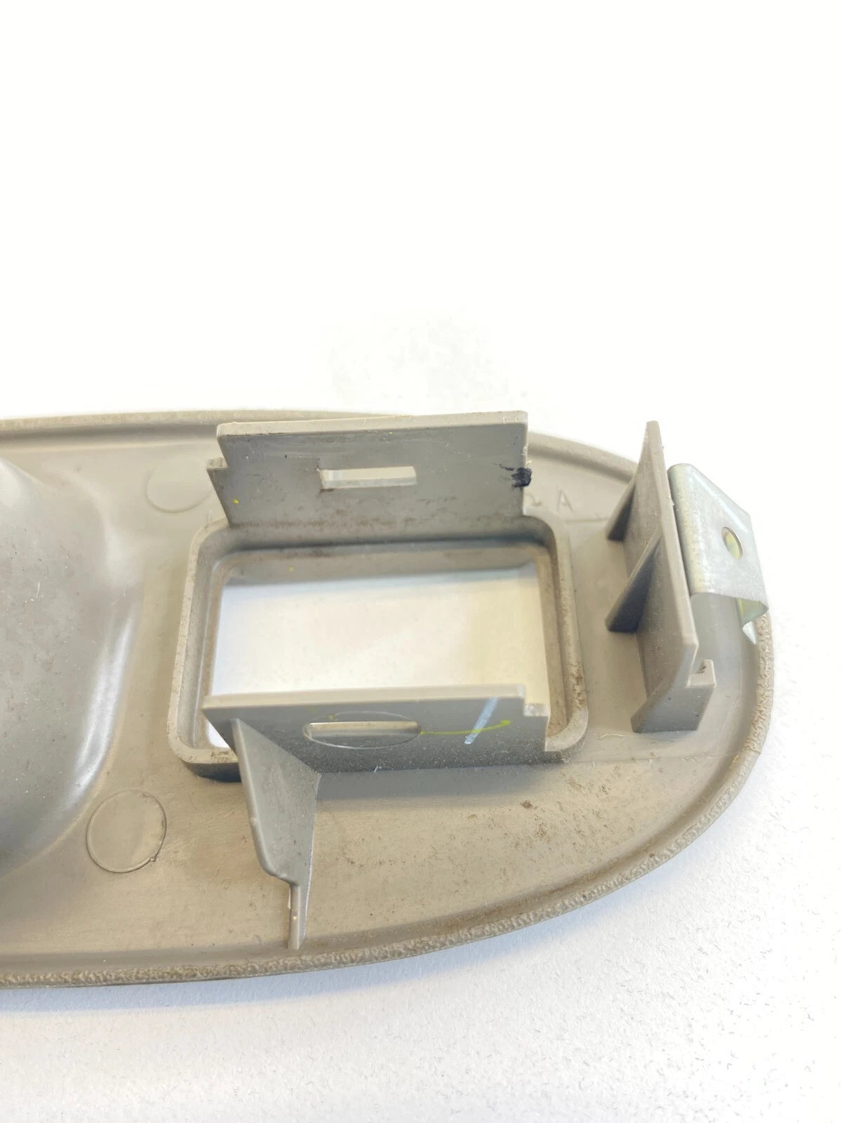 2000-2005 CHEVY IMPALA FRONT RIGHT DOOR WINDOW SWITCH COVER BEZEL 10435216 OEM
