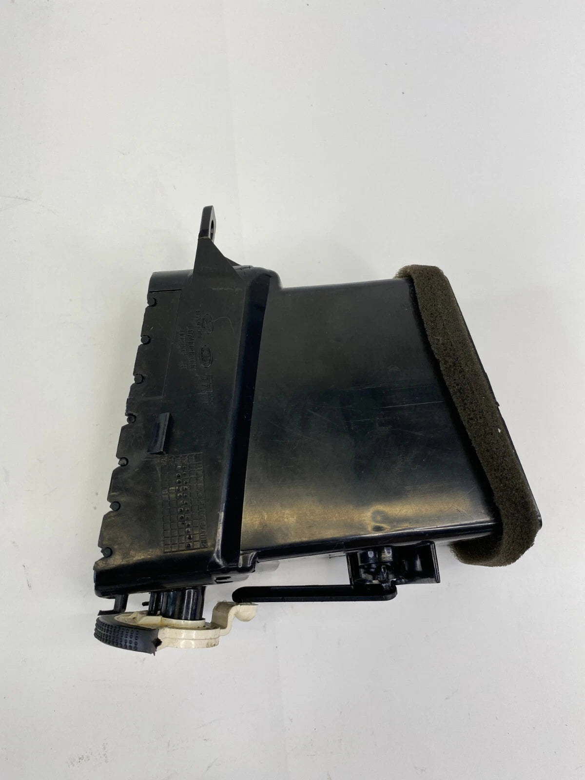 2006-2009 HYUNDAI ACCENT LEFT SIDE DASH CENTER AC AIR VENT DUCT 97410-1E000 OEM