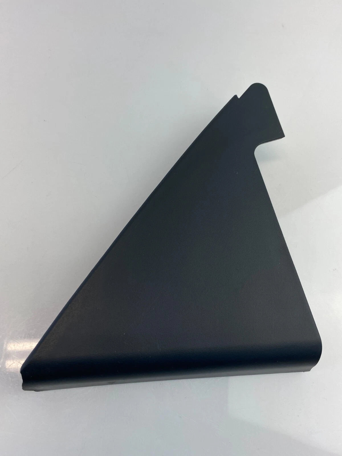 10-13 KIA FORTE REAR RIGHT PASSENGER SIDE DOOR INTERIOR CORNER COVER 83920-1M000