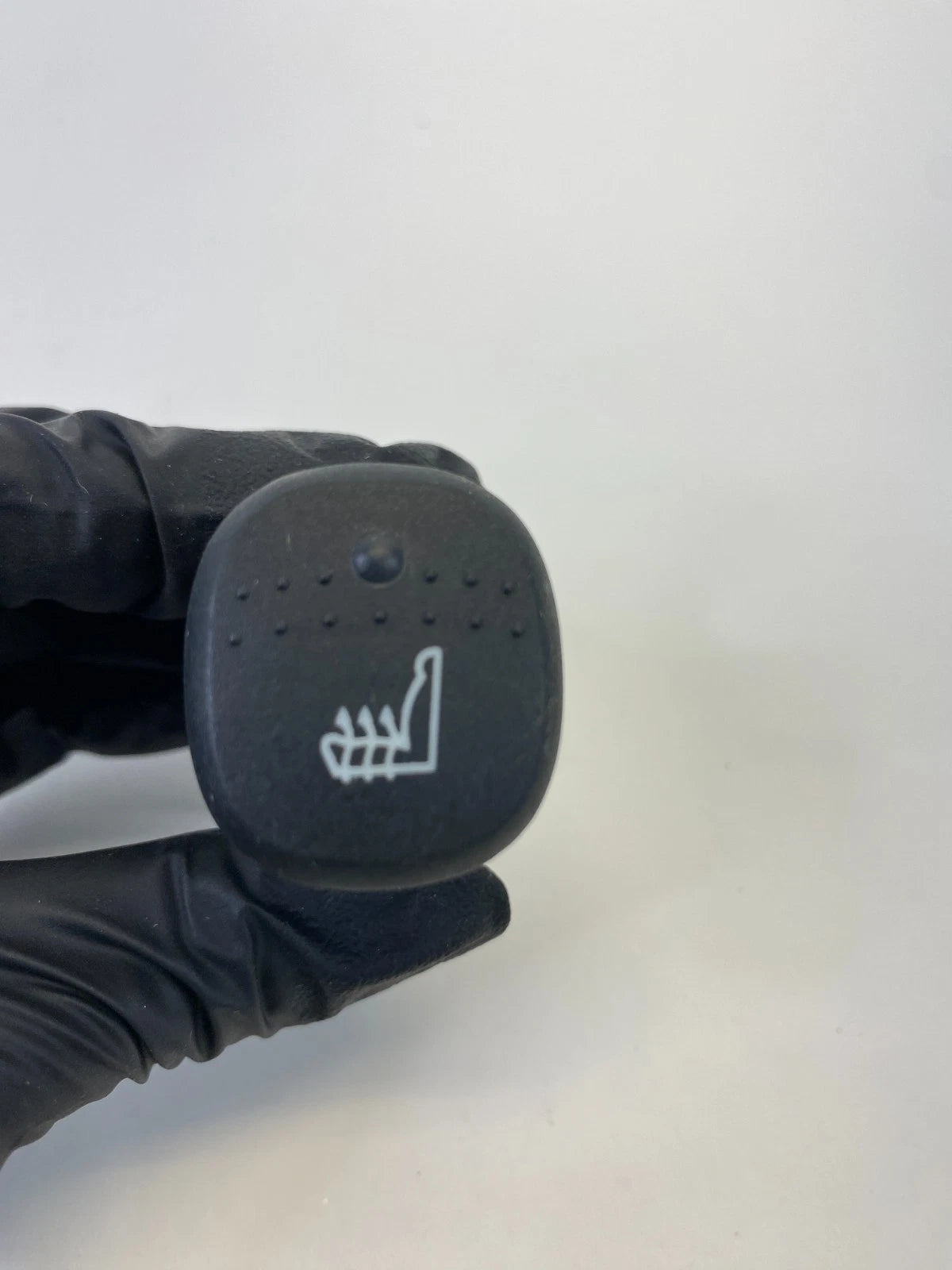 2004 2005 FORD EXPLORER MERCURY MOUNTAINEER SEAT HEATER SWITCH DORMAN 901344 OEM