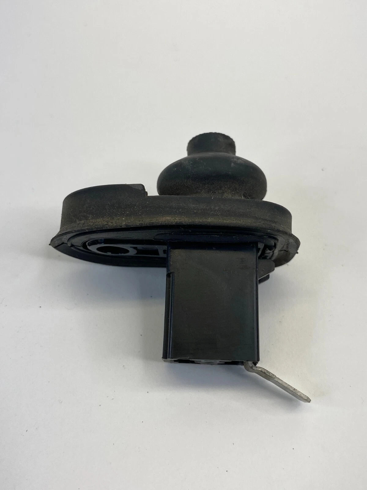 1999-2004 HONDA ODYSSEY REAR RIGHT DOOR JAMB AJAR SWITCH LAMP SENSOR OEM