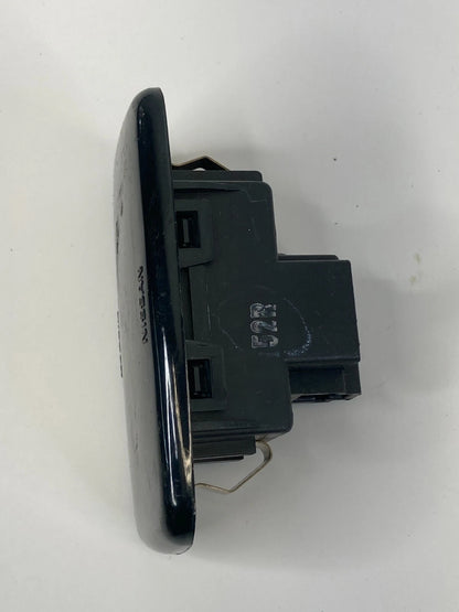 2006 07 08 09 2010 INFINITI M35 UNDER DASH LOWER DOME LIGHT LAMP OEM