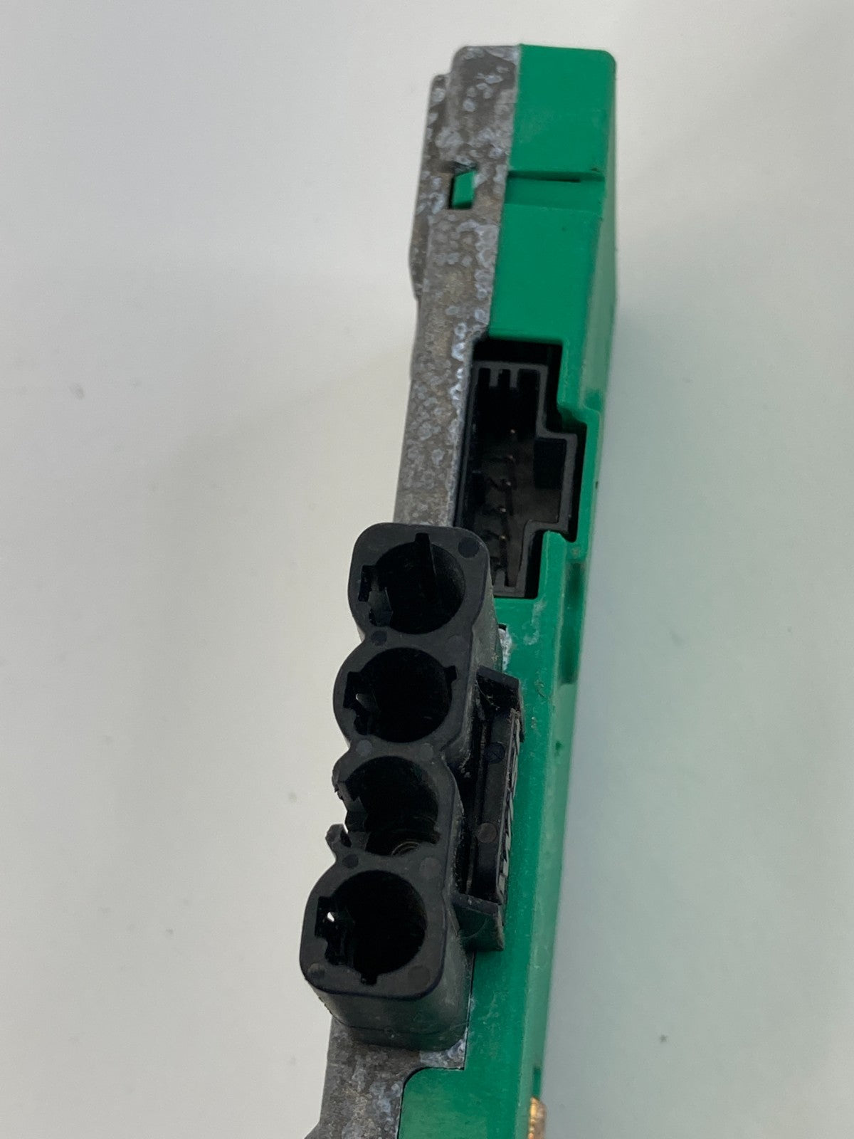 2006 Mercedes-Benz CLS500 Radio Antenna Amplifier Control Module A2198200689