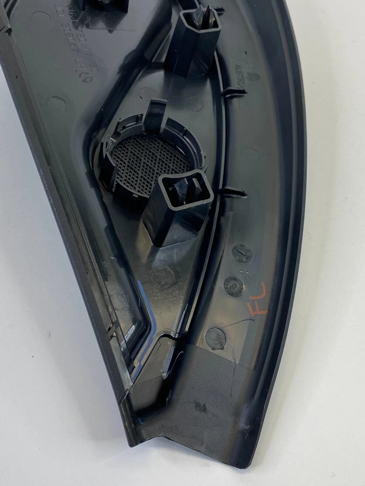 06-11 MERCEDES-BENZ ML350 FRONT LEFT DOOR TWEETER ONLY COVER TRIM 1647201770 OEM