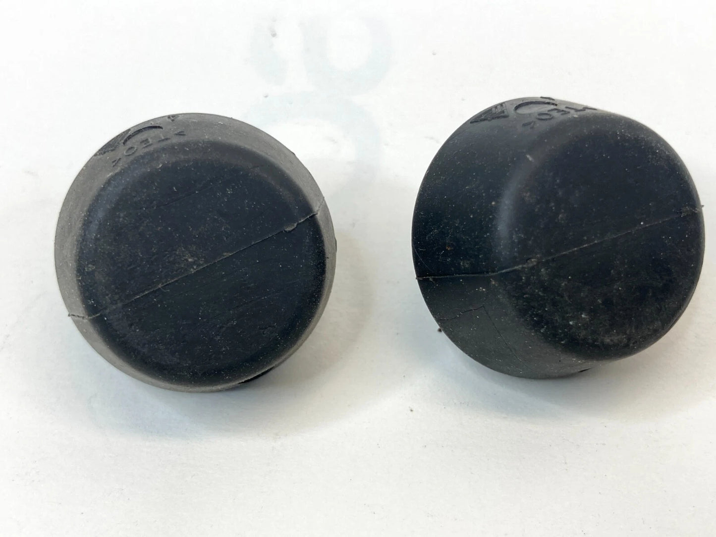 2007-2012 NISSAN ALTIMA SEDAN REAR TRUNK BUMPER CUSHION DAMPER RUBBER SET PAIR