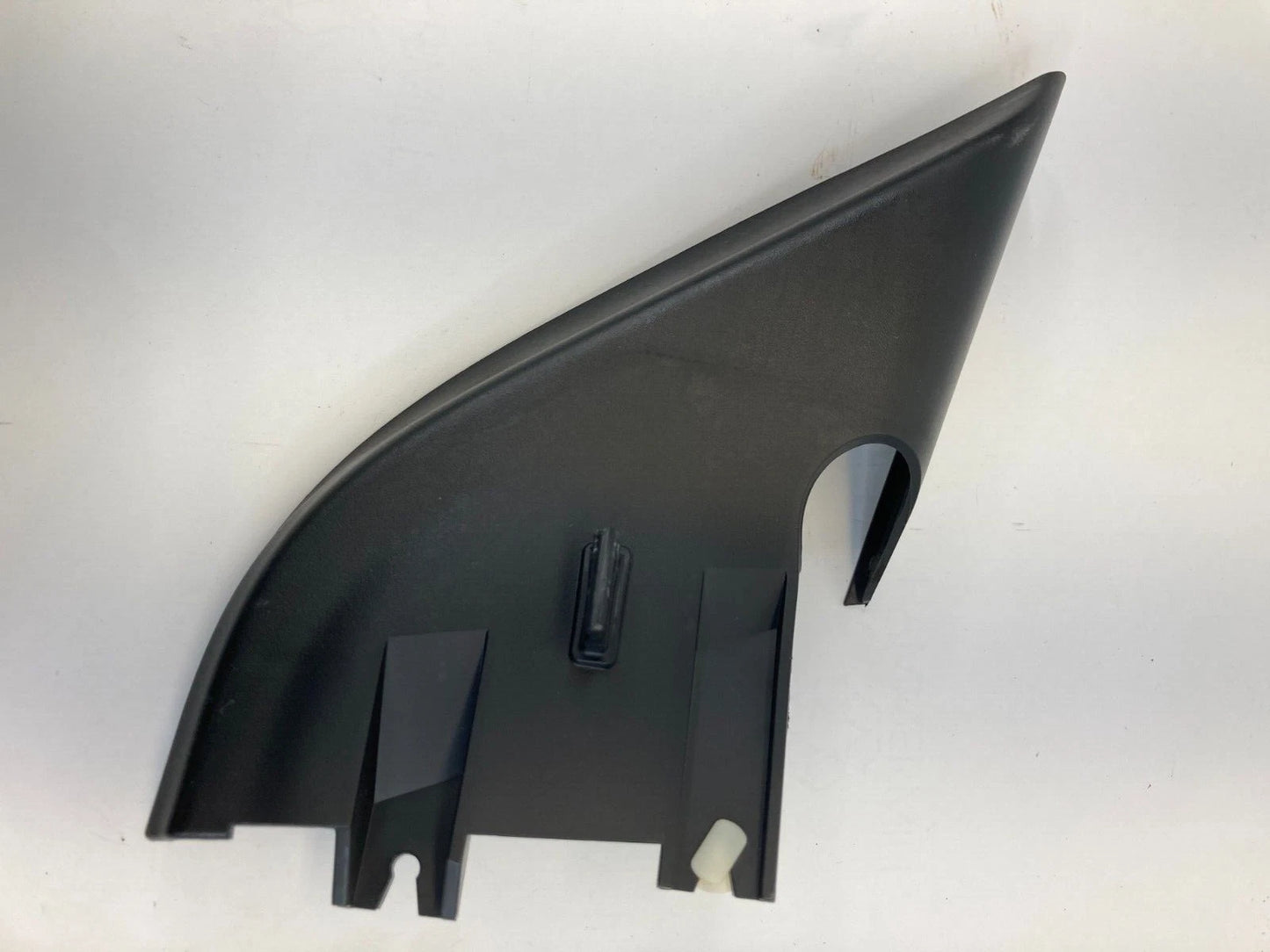 2012-2019 VOLKSWAGEN PASSAT FRONT RIGHT SIDE MIRROR INNER CORNER COVER 561837994