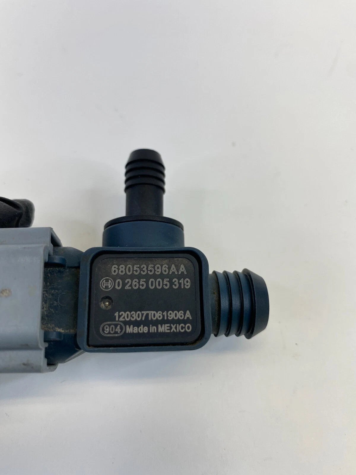 2011 2012 2013 CHRYSLER TOWN & COUNTRY BRAKE BOOSTER CHECK VALVE 68053596AA OEM