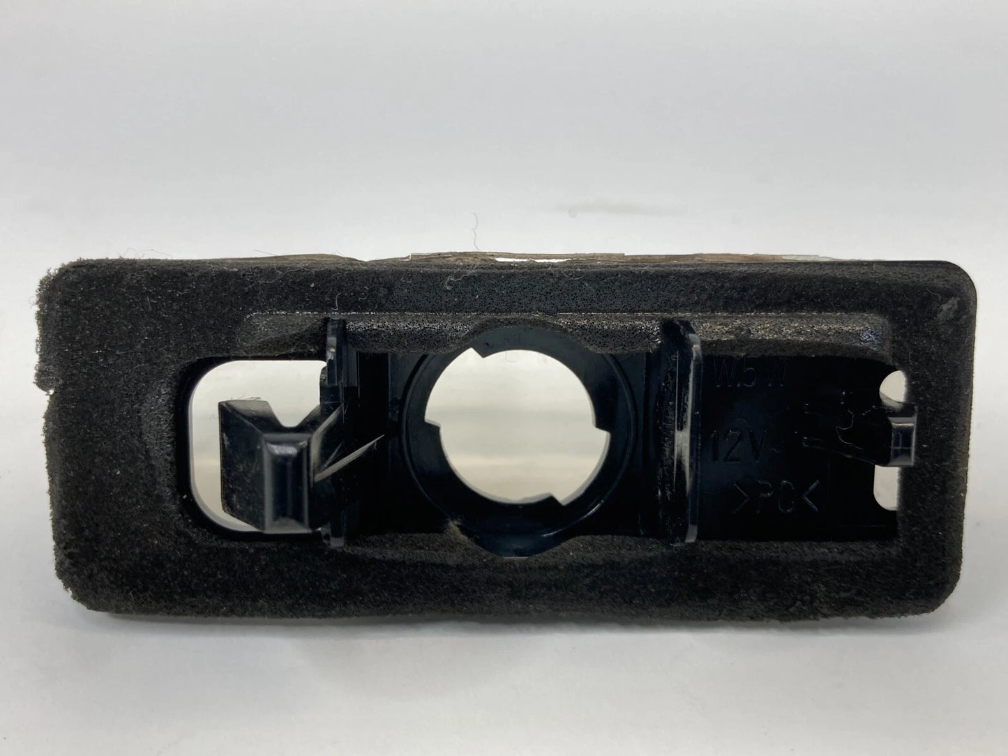 2004-2015 TOYOTA PRIUS HATCHBACK REAR TRUNK LICENSE PLATE LIGHT LAMP A045053 OEM