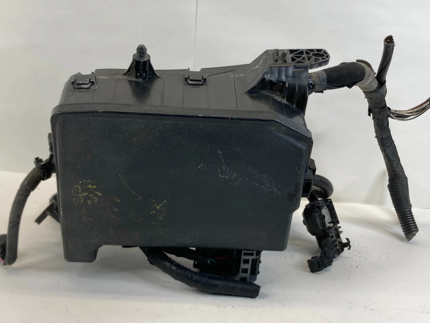 2010 2011 TOYOTA PRIUS 1.8L A/T ENGINE COMPARTMENT FUSE RELAY BOX ASSEMBLY OEM