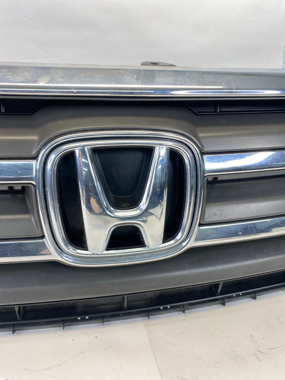 2011-2013 HONDA ODYSSEY FRONT BUMPER UPPER GRILL GRILLE ASSY 75101-TK8-A01 OEM