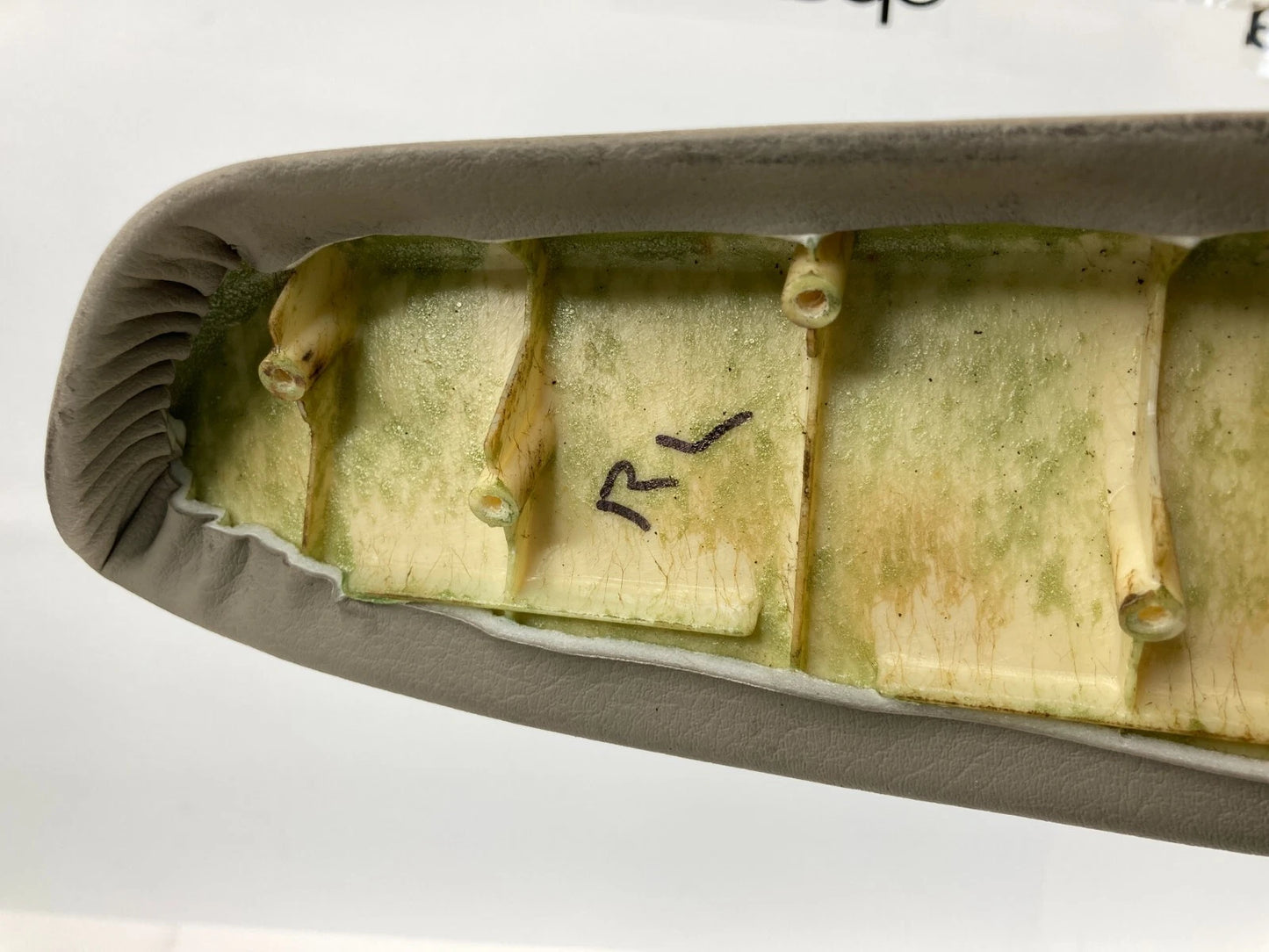2003-2006 KIA SORENTO REAR LEFT DRIVER SIDE DOOR PANEL ARMREST ARM REST OEM