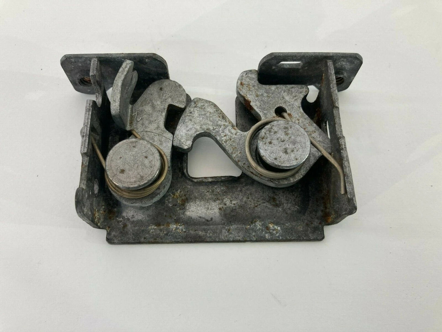 2004 2005 BMW 545I 04-07 525I 530I FRONT LOWER HOOD LOCK LATCH RELEASE ACTUATOR