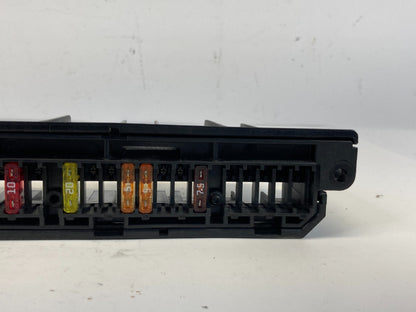 2006 2007 BMW 525i 3.0L AT Front Power Distribution Fuse Relay Box 257-13290 OEM