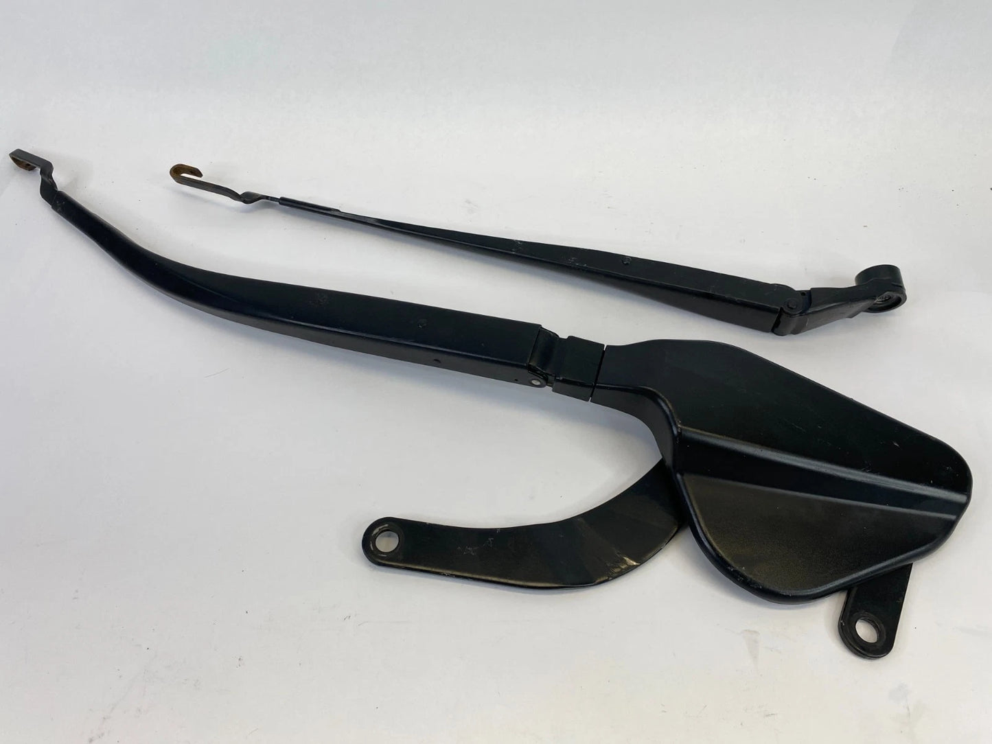 2010-2015 TOYOTA PRIUS FRONT WINDSHIELD WIPER ARMS LEFT AND RIGHT PAIR OEM