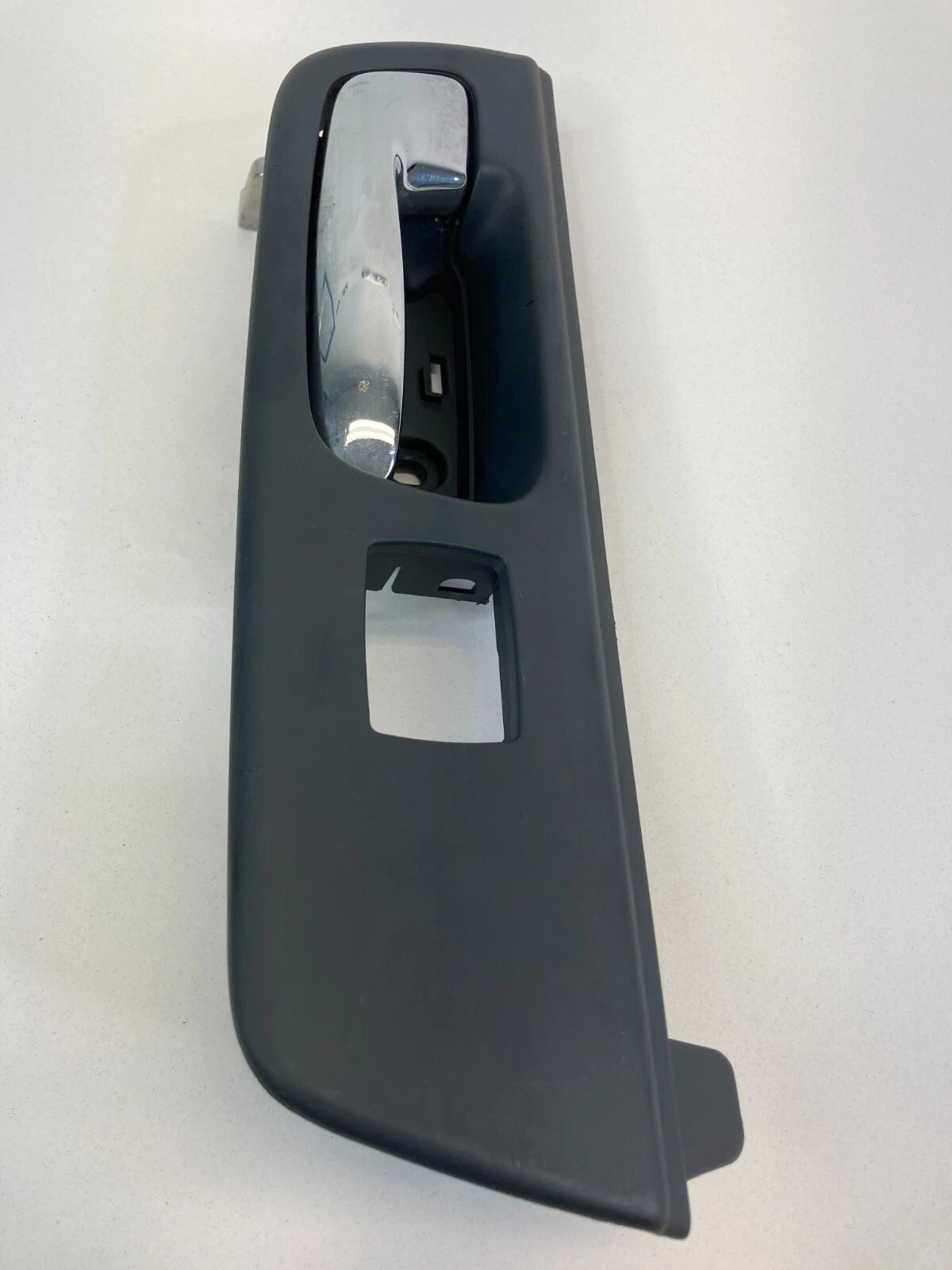 2006-2011 CADILLAC DTS REAR LEFT DRIVER SIDE INNER DOOR HANDLE BEZEL OEM