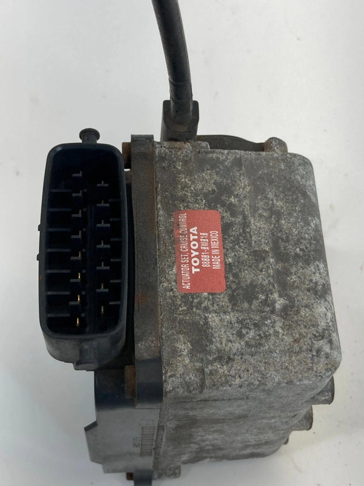 1997 1998 TOYOTA 4RUNNER CRUISE CONTROL ACTUATOR MODULE 88001-0W010 OEM