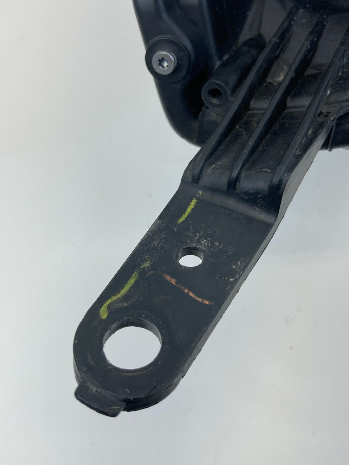 2010 Subaru Outback Front Right Passenger Side Headlight Head Lamp Halogen OEM