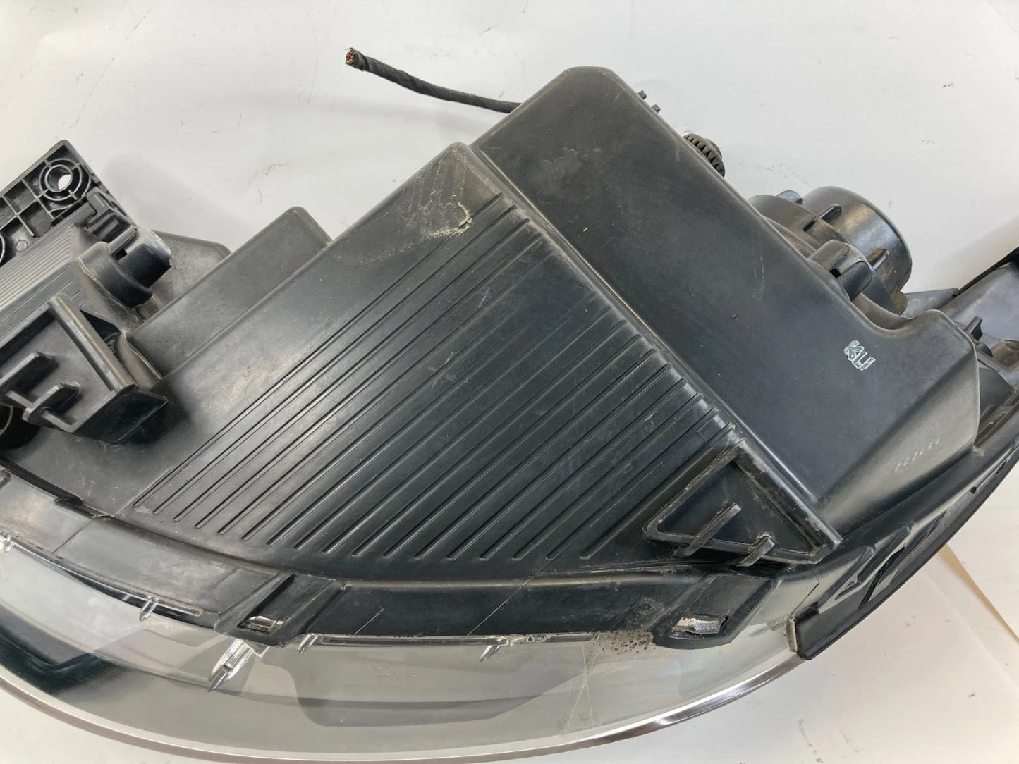 2014-2016 KIA SOUL FRONT RIGHT SIDE HEADLIGHT HEADLAMP HALOGEN 92102-B2230 OEM