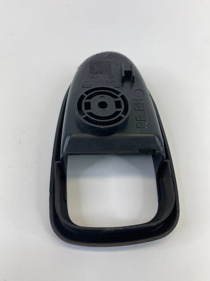 02-05 HYUNDAI SONATA REAR RIGHT SIDE INTERIOR DOOR HANDLE TRIM COVER 83621-3D000
