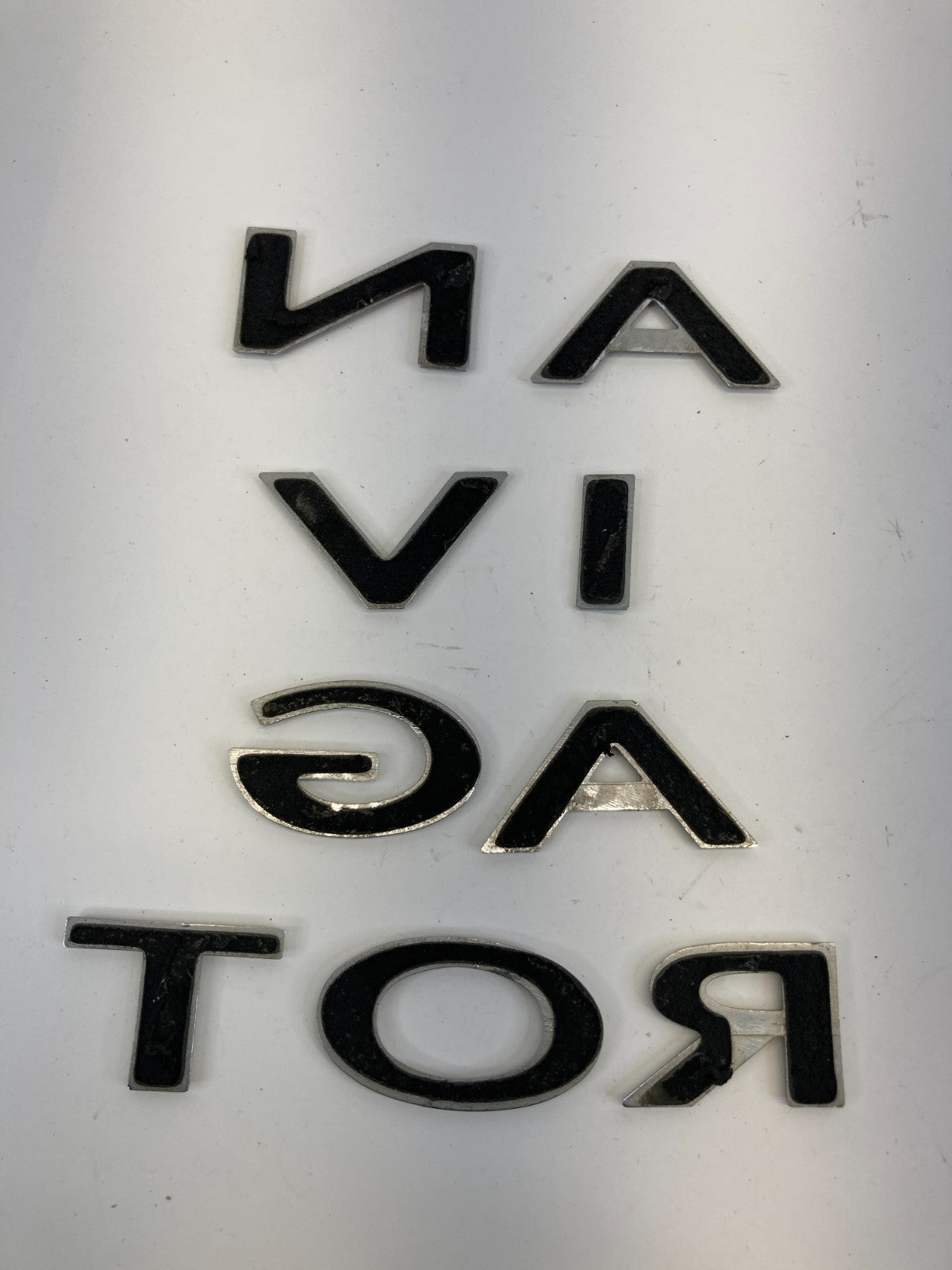 2003-2006 Lincoln Navigator Fender Side Nameplate Emblem Badge Logo Chrome