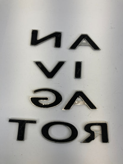 2003-2006 Lincoln Navigator Fender Side Nameplate Emblem Badge Logo Chrome