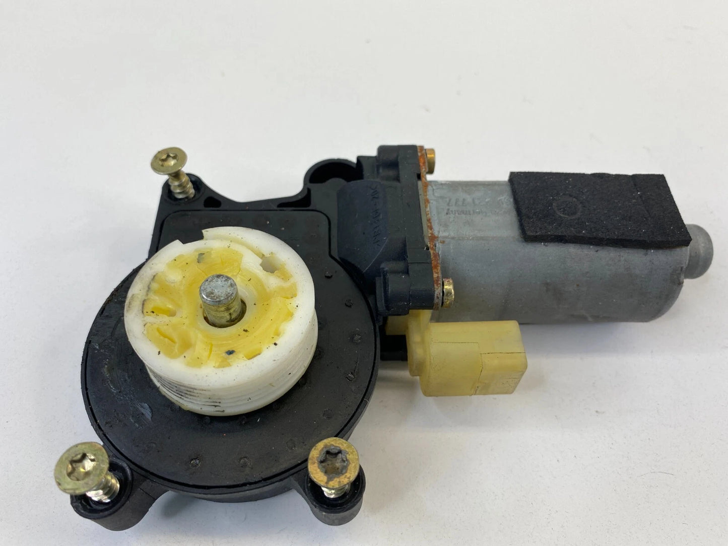 1999-2006 VOLVO S80 REAR LEFT SIDE BACK DOOR WINDOW MOTOR 130-821-777 OEM