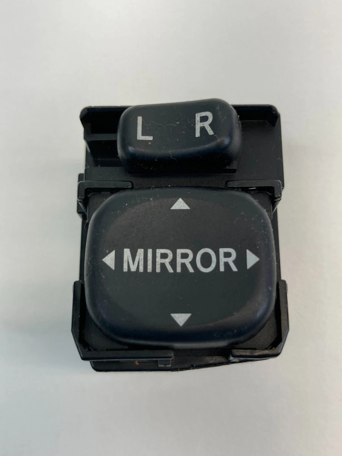2003-2008 TOYOTA COROLLA MATRIX 4RUNNER DOOR MIRROR CONTROL SWITCH 183574 OEM