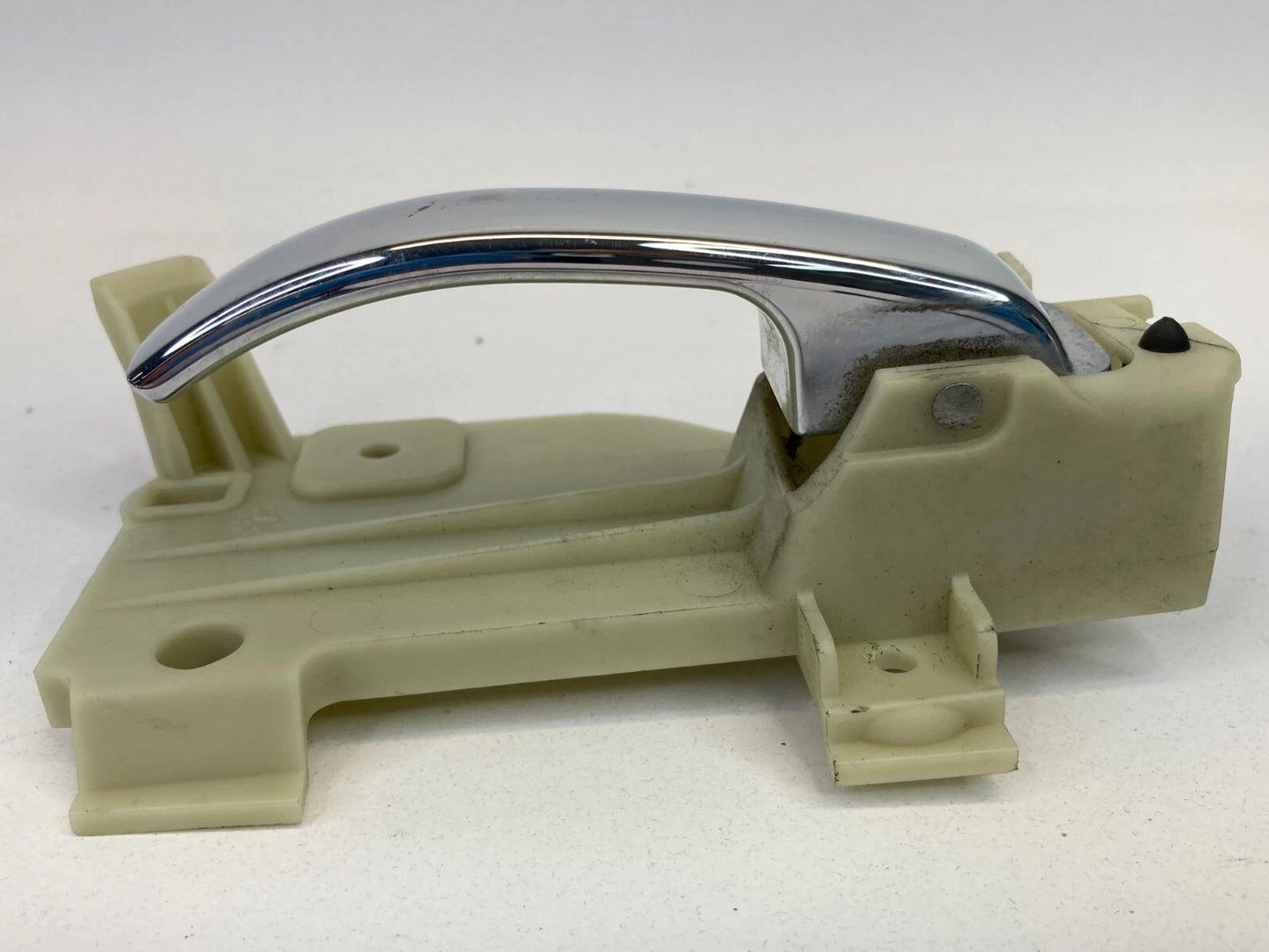 2010-2012 DODGE CALIBER REAR LEFT BACK SIDE INNER DOOR HANDLE 1NS13SZ0AA OEM