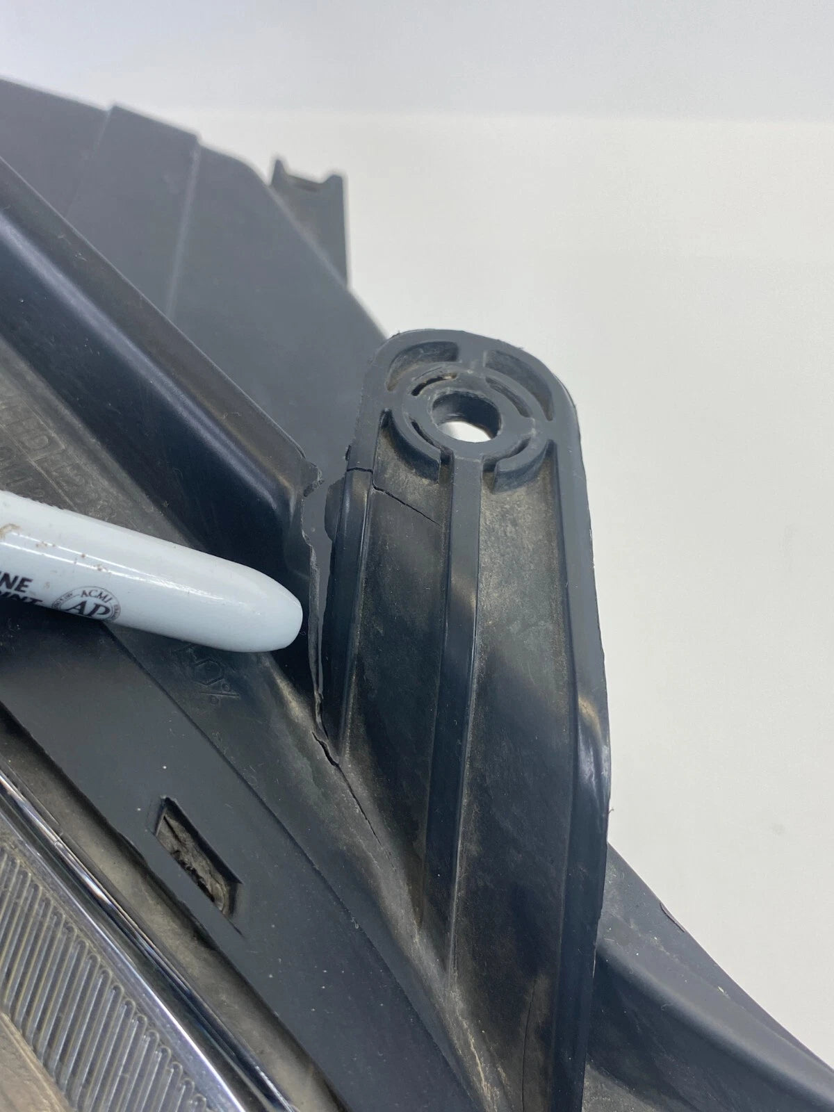 2010 2011 KIA SOUL FRONT PASSENGER SIDE HEADLIGHT HEADLAMP HEAD LAMP 92102-2K0