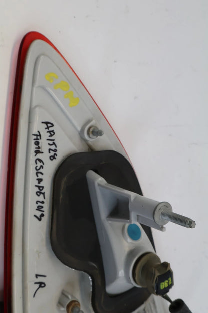 2013-2016 FORD ESCAPE RIGHT SIDE INNER TAIL LIGHT TAILLIGHT CJ5X-15515-A OEM
