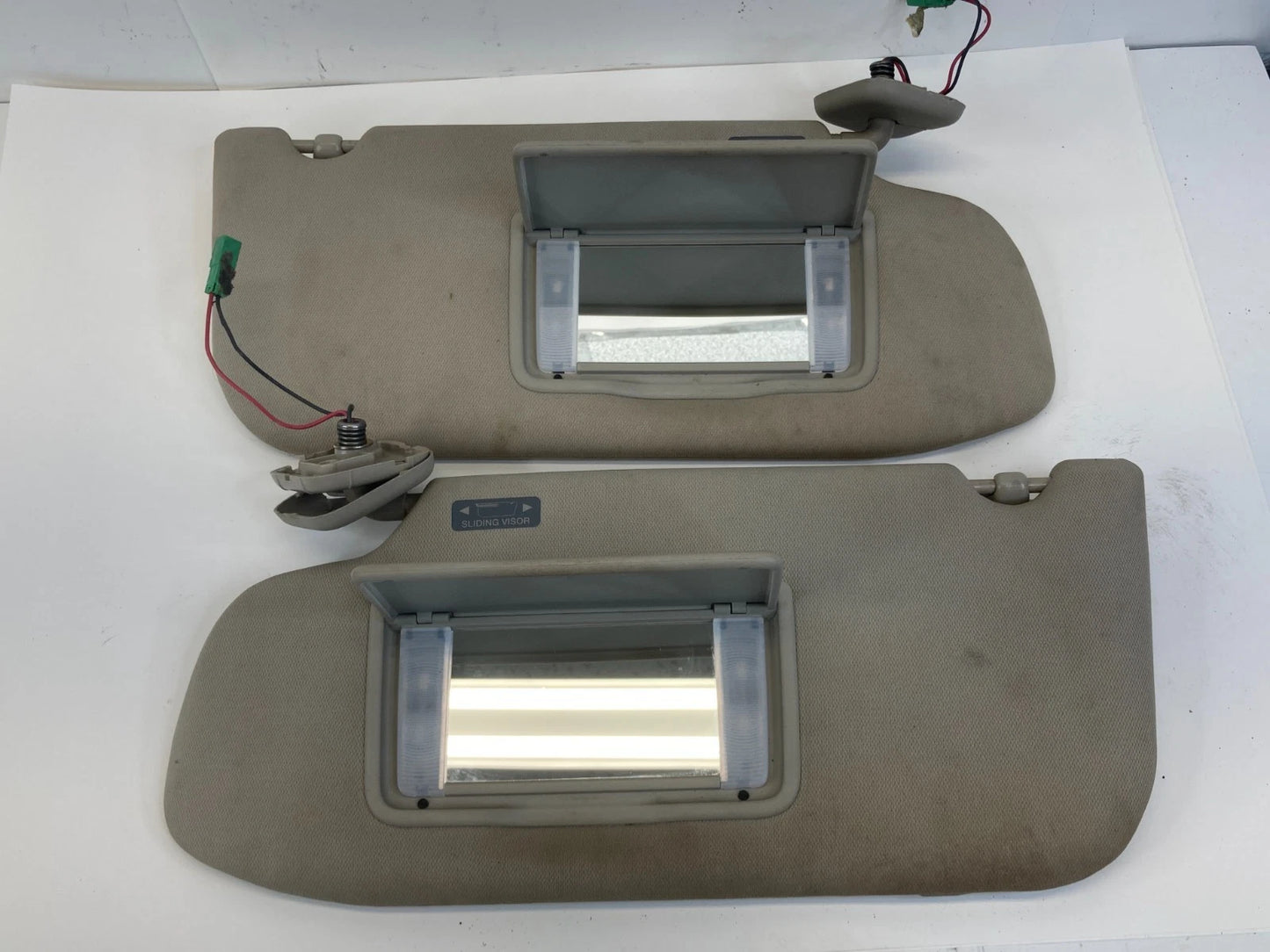 10 11 12 LINCOLN MKT LEFT & RIGHT SIDE SUNVISOR VISOR ILLUMINATED W HOMELINK OEM
