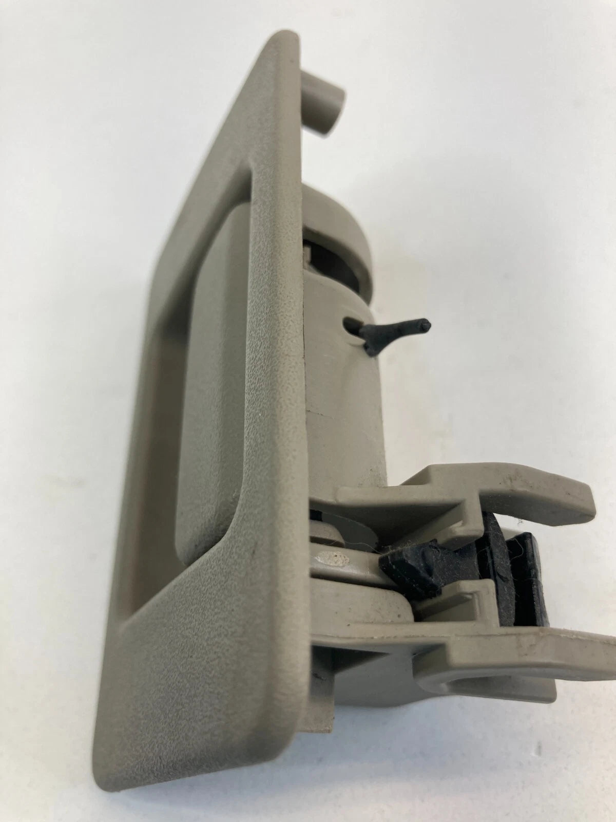 2008-2012 FORD ESCAPE GLOVE BOX DOOR HANDLE LATCH LOCK OEM YL2A-1006004-AAW