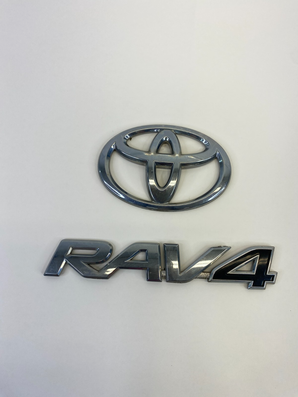 2006-2012 Toyota RAV4 Rear Back Tailigate Tail Gate Emblem Nameplate Logo OEM