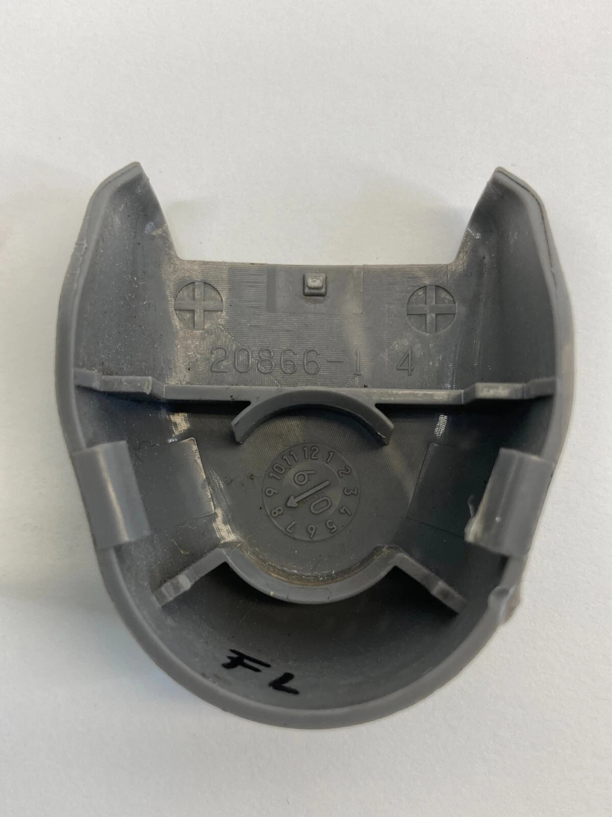 07-10 HYUNDAI ELANTRA FRONT LEFT DRIVER SEAT BELT ANCHOR LOWER COVER TRIM CAP