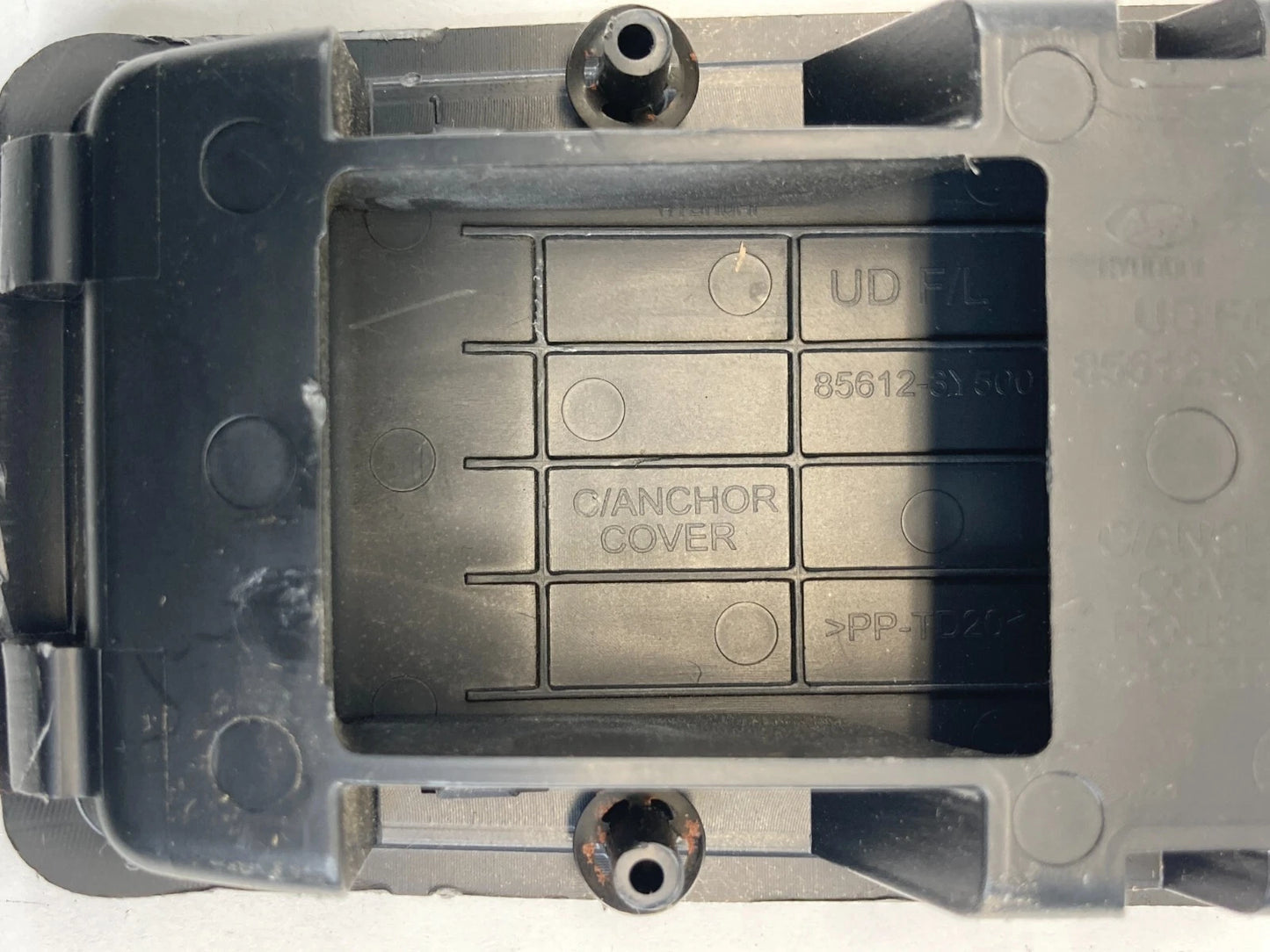 14 15 16 HYUNDAI ELANTRA REAR SEAT CHILD ANCHOR COVER TRIM BEZEL 85612-3Y510 OEM