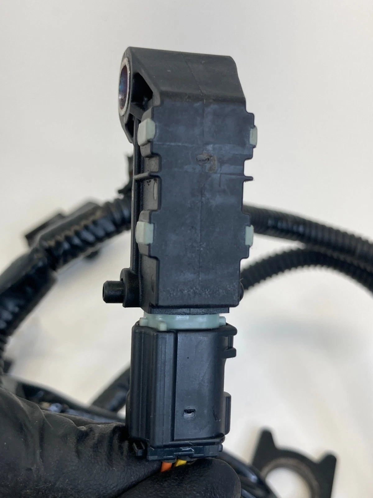 2004-2009 LEXUS RX330 RX350 FRONT LEFT SIDE SEAT BELT BUCKLE GRAY E067902 OEM