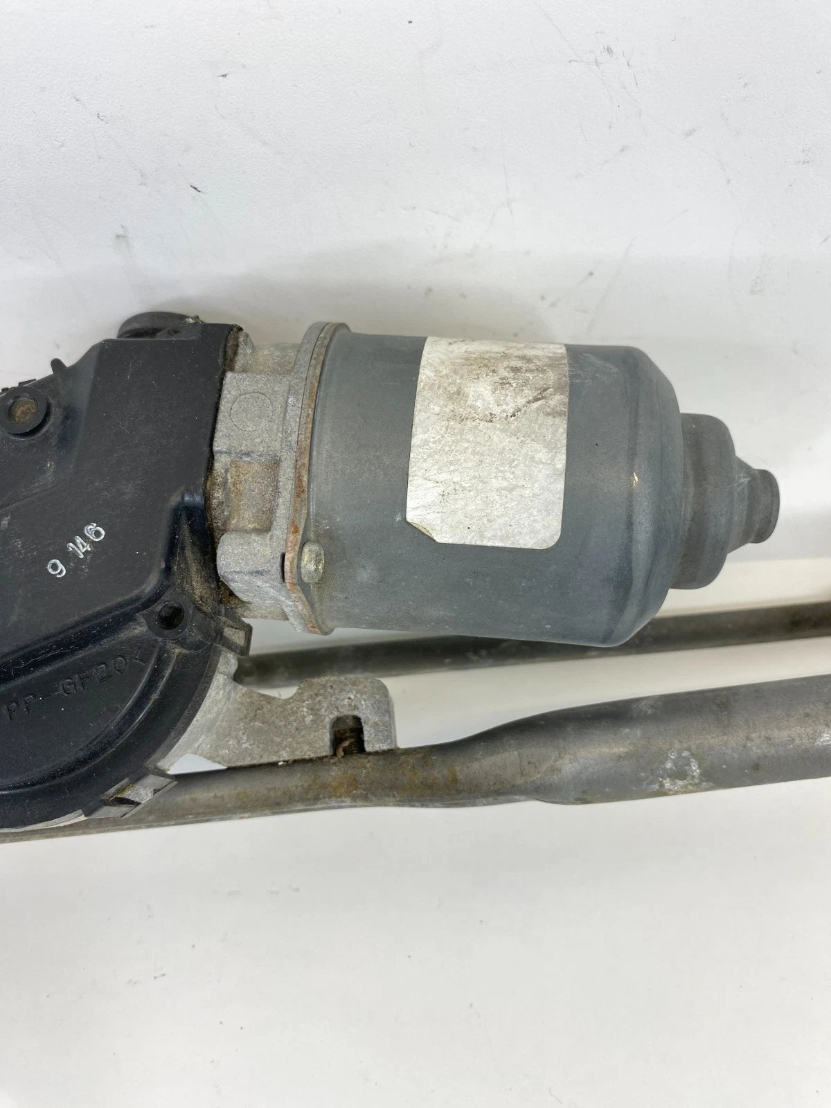 2007-2017 JEEP COMPASS FRONT WINDSHIELD WIPER MOTOR W/ LINKAGE 05303827AC OEM