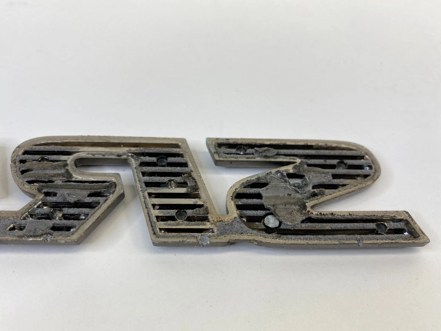 01-07 TOYOTA SEQUOIA REAR PILLAR SIDE EMBLEM LOGO BADGE SYMBOL NAMEPLATE SR5 OEM