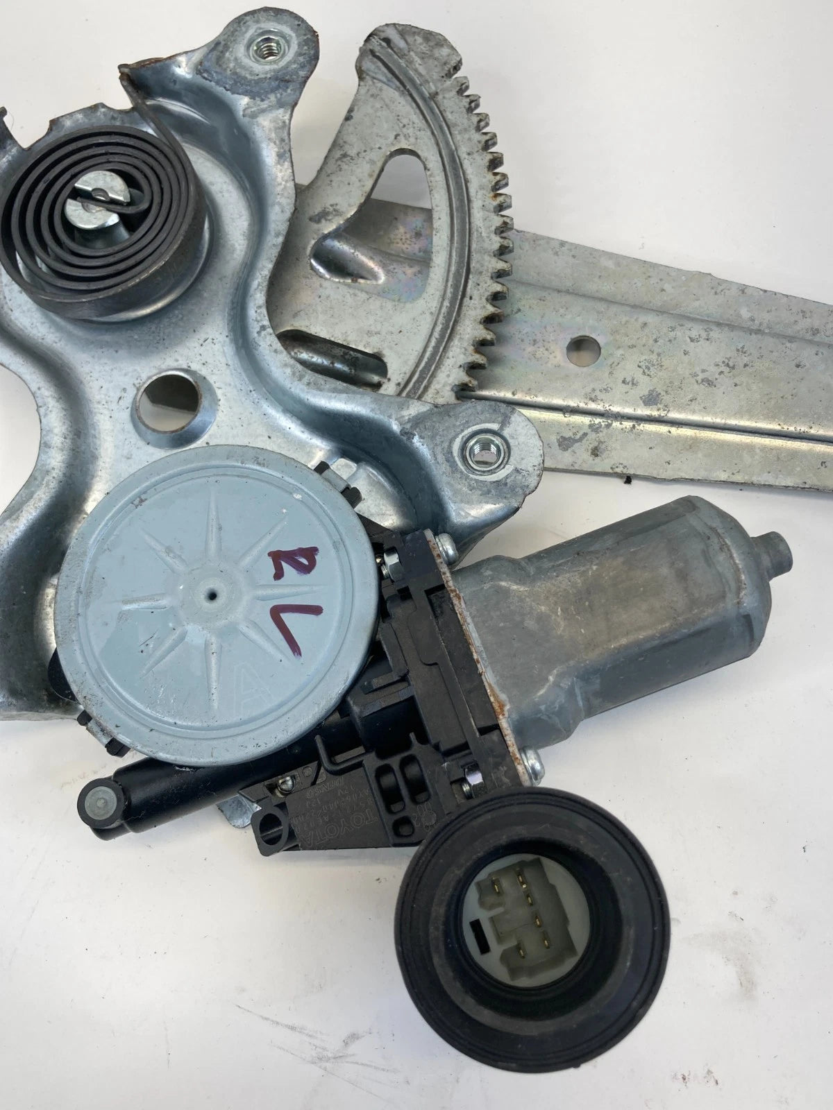 2007-2009 LEXUS RX350 REAR LEFT DOOR WINDOW REGULATOR MOTOR 85720-AE020 OEM