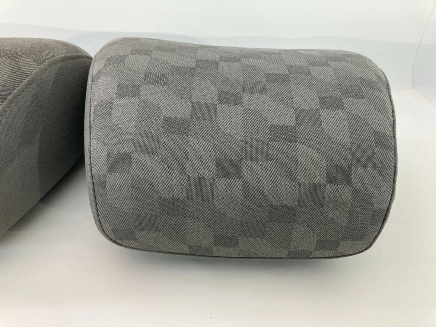 2008 2009 CHEVROLET EQUINOX FRONT DRIVER & PASSENGER HEADREST HEAD REST PAIR OEM