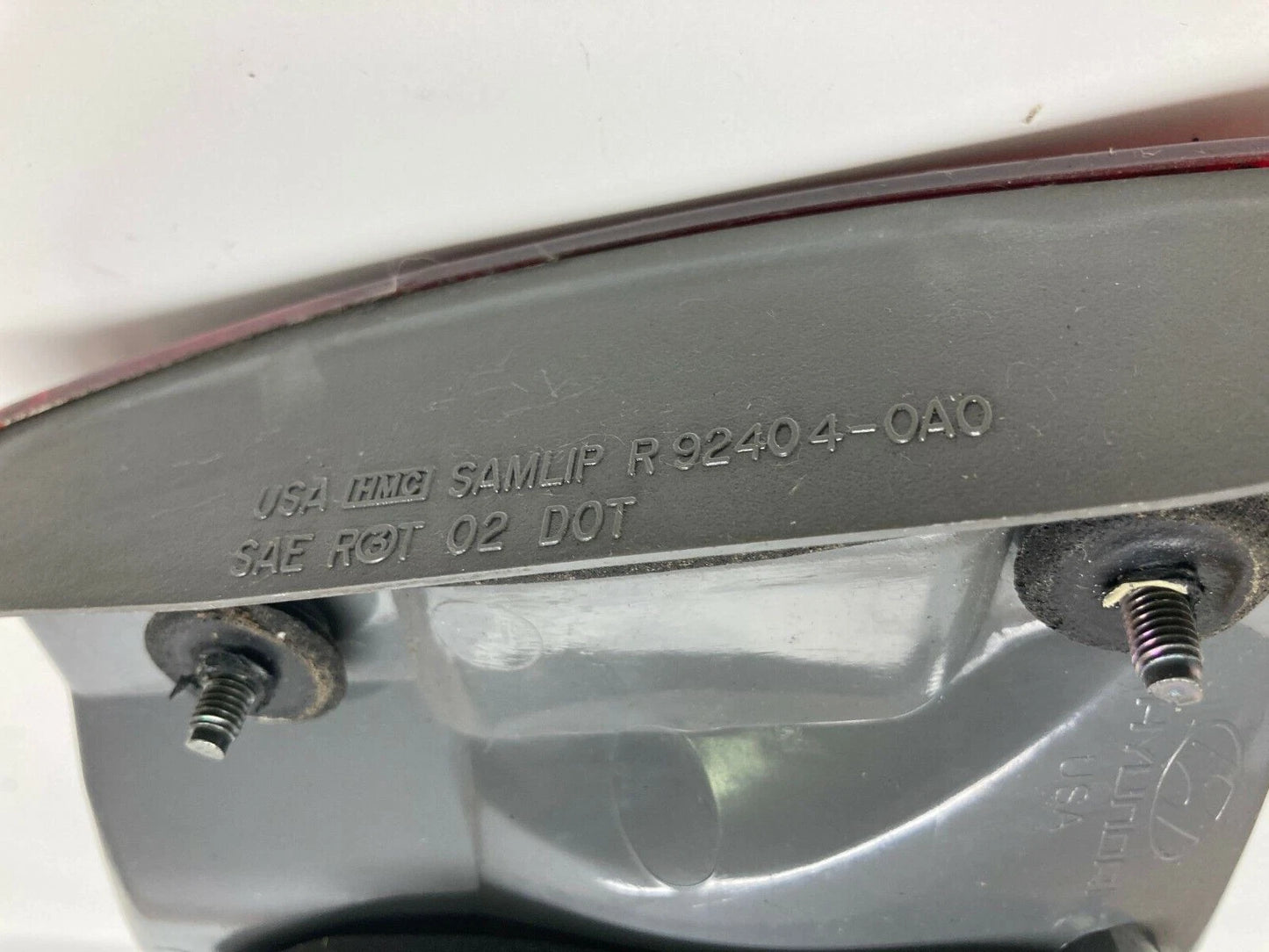 2006-2008 HYUNDAI SONATA REAR RIGHT PASSENGER INNER TAIL LIGHT 924040A0 OEM