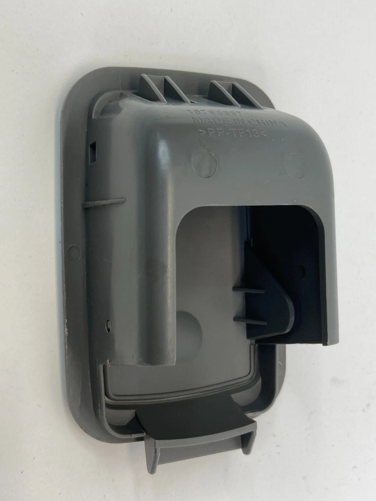 2013-201CHEVROLET MALIBU DECK SEAT CHILD ANCHOR HOOK COVER CAP OEM 15795997