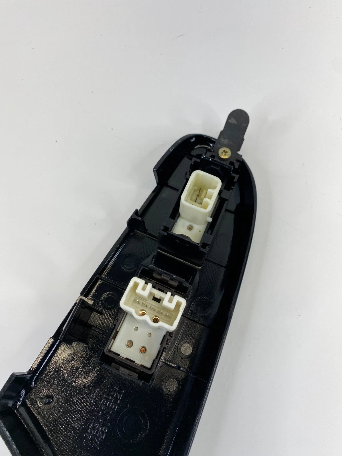 04-10 TOYOTA SIENNA FRONT RIGHT SIDE DOOR ARMREST W/ WINDOW SWITCH 74231-AE011